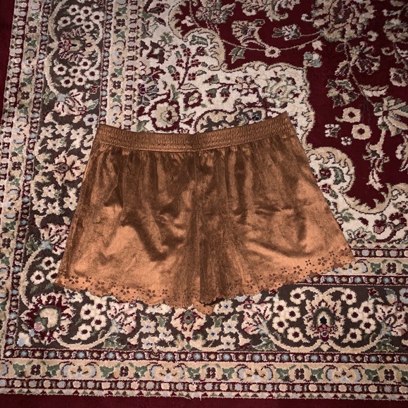Brown shorts - Picture 1 of 1